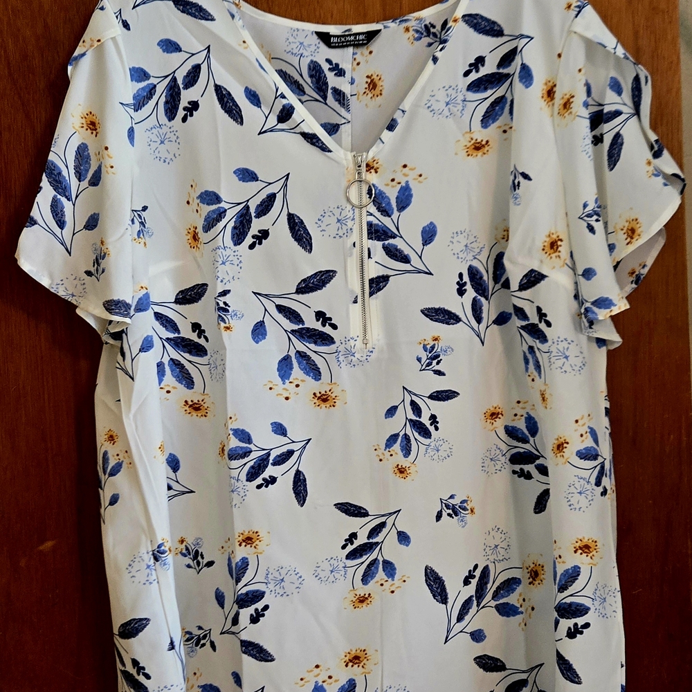 BloomChic Cream Relaxed Polo Collar Blouse